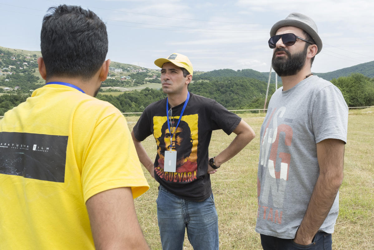 Белокурая красавица вернула к жизни народного артиста Азербайджана  (ВИДЕО, ФОТО)