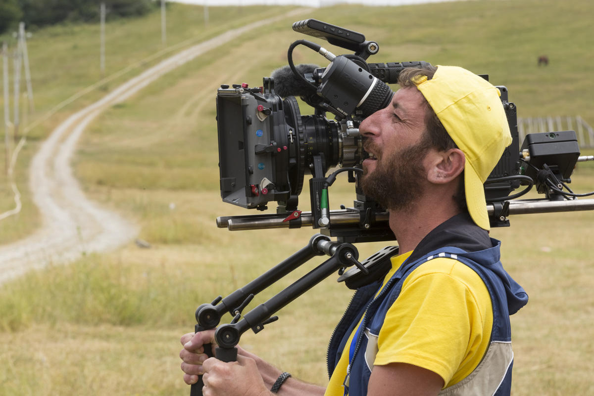 Белокурая красавица вернула к жизни народного артиста Азербайджана  (ВИДЕО, ФОТО)