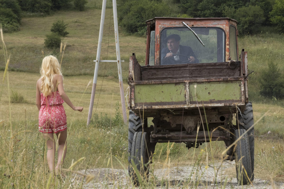 Белокурая красавица вернула к жизни народного артиста Азербайджана  (ВИДЕО, ФОТО)