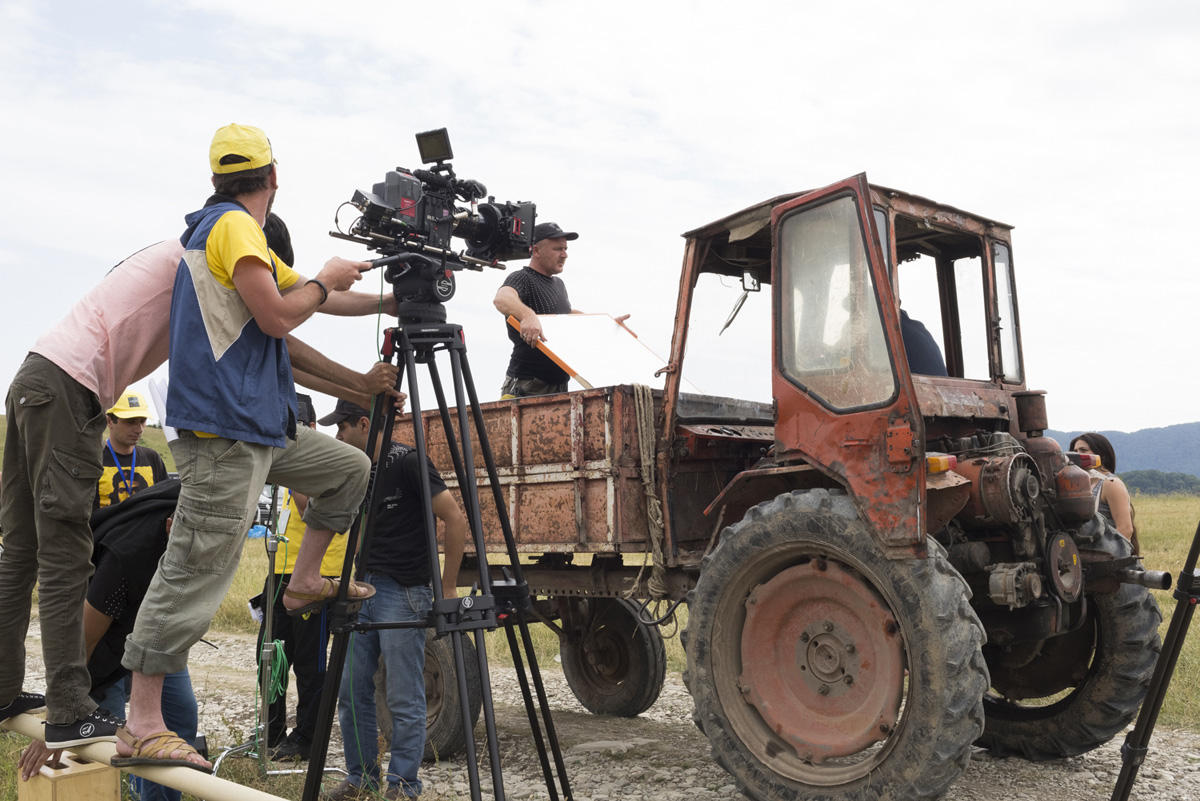 Белокурая красавица вернула к жизни народного артиста Азербайджана  (ВИДЕО, ФОТО)