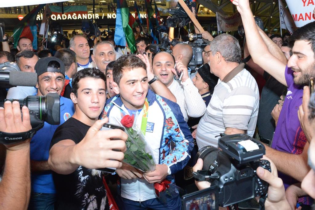 Олимпийская сборная Азербайджана вернулась на Родину (ФОТО)