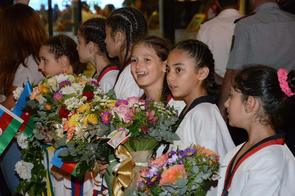 Олимпийская сборная Азербайджана вернулась на Родину (ФОТО)