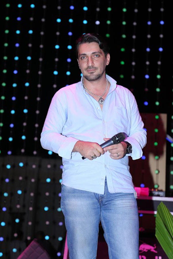 Горячее лето Адалята Шукюрова и его звездных друзей (ВИДЕО, ФОТО)