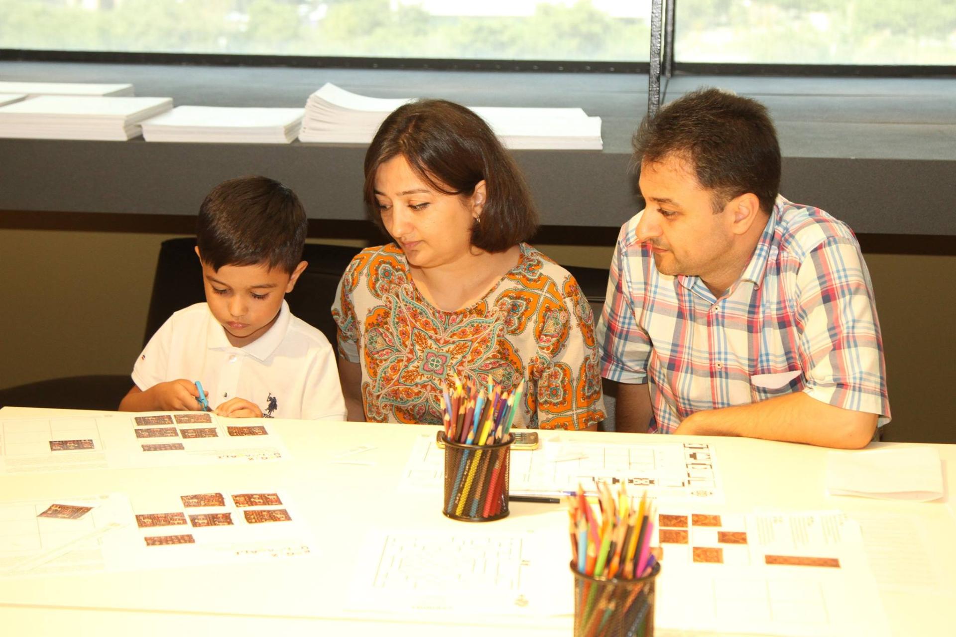 Азербайджанские ковры, или День семьи в Баку (ФОТО)