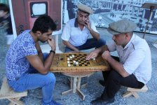 Бакинский уик-энд: нарды, ретро-музыка, танцы (ФОТО)