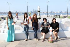 Креативные и красочные шахматные фигуры в Баку (ФОТО)