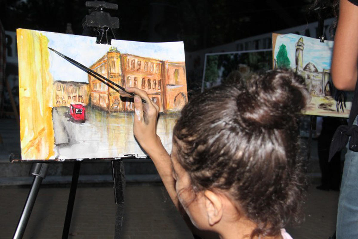 Бакинский уик-энд: нарды, ретро-музыка, танцы (ФОТО)