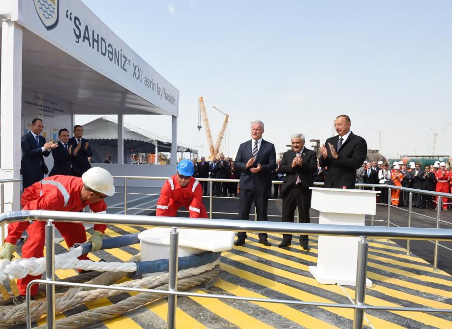 Президент Ильхам Алиев принял участие в церемонии отправки опорного блока платформы в рамках проекта "Шах Дениз-2" (ФОТО)