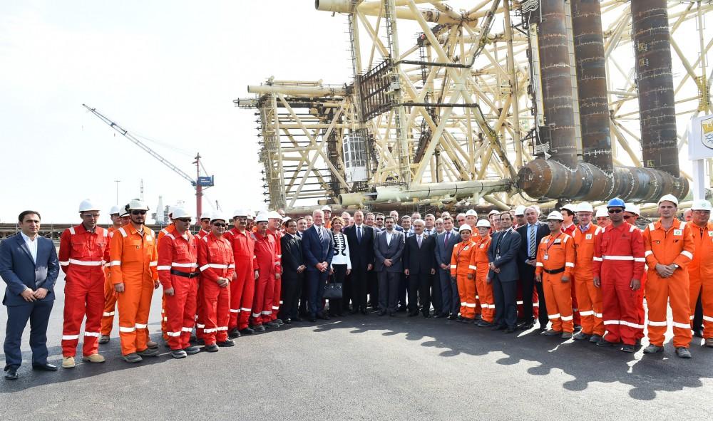 Президент Ильхам Алиев принял участие в церемонии отправки опорного блока платформы в рамках проекта "Шах Дениз-2" (ФОТО)