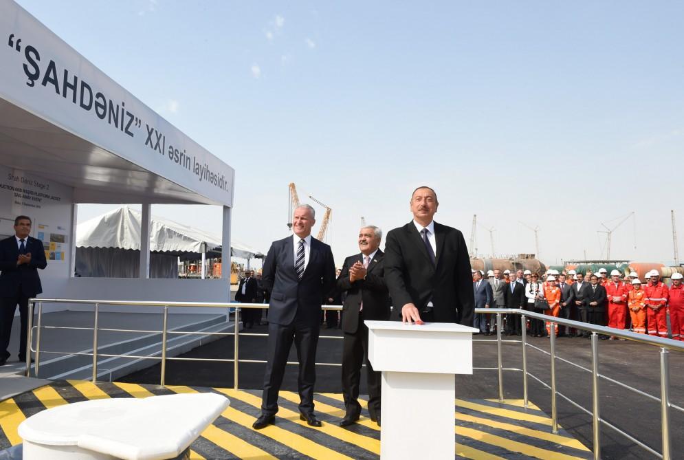 Президент Ильхам Алиев принял участие в церемонии отправки опорного блока платформы в рамках проекта "Шах Дениз-2" (ФОТО)