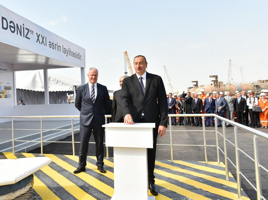 Президент Ильхам Алиев принял участие в церемонии отправки опорного блока платформы в рамках проекта "Шах Дениз-2" (ФОТО)