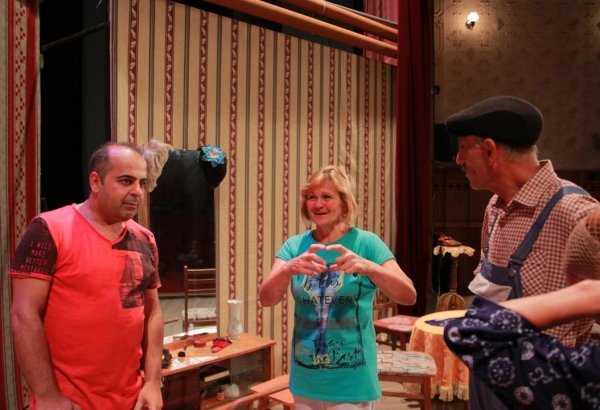 Азербайджанский режиссер представил в Молдове спектакль (ФОТО)