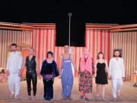 Азербайджанский режиссер представил в Молдове спектакль (ФОТО)