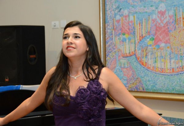 Хочу исполнить партию Гюльчохры – израильская вокалистка (ФОТО)