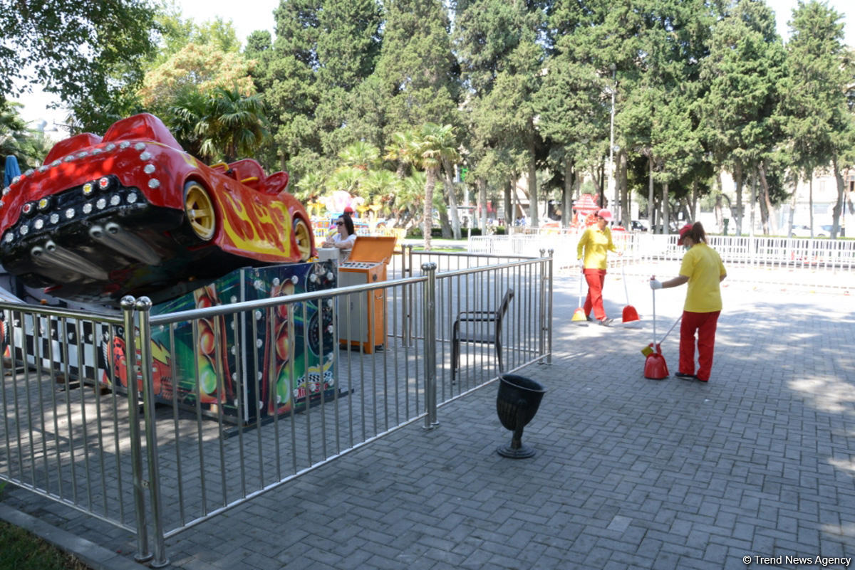 Невидимая жизнь Бакинского бульвара – фоторепортаж