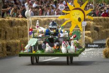 Гонки на драндулетах – фестиваль аварий и креативности из Бухареста в Баку (ФОТО)