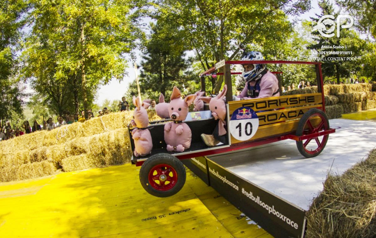 Гонки на драндулетах – фестиваль аварий и креативности из Бухареста в Баку (ФОТО)