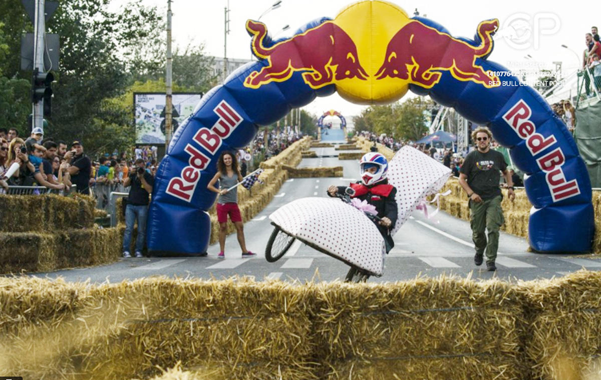 Гонки на драндулетах – фестиваль аварий и креативности из Бухареста в Баку (ФОТО)