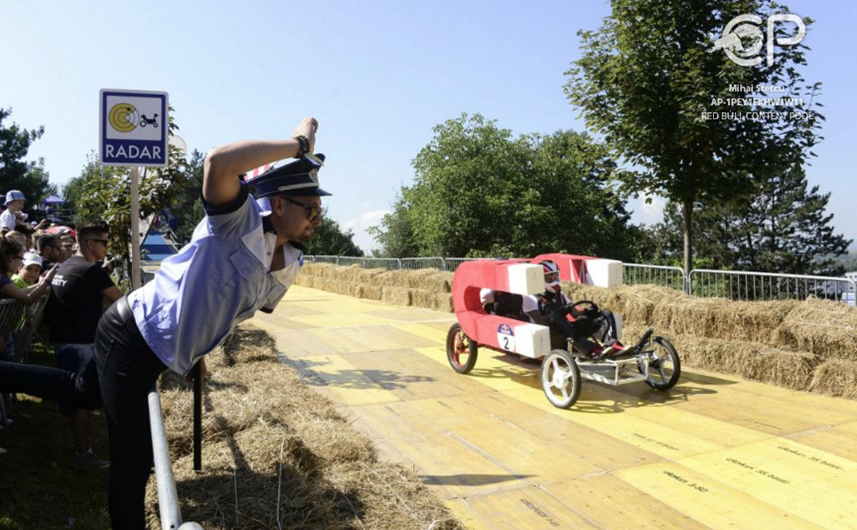 Гонки на драндулетах – фестиваль аварий и креативности из Бухареста в Баку (ФОТО)