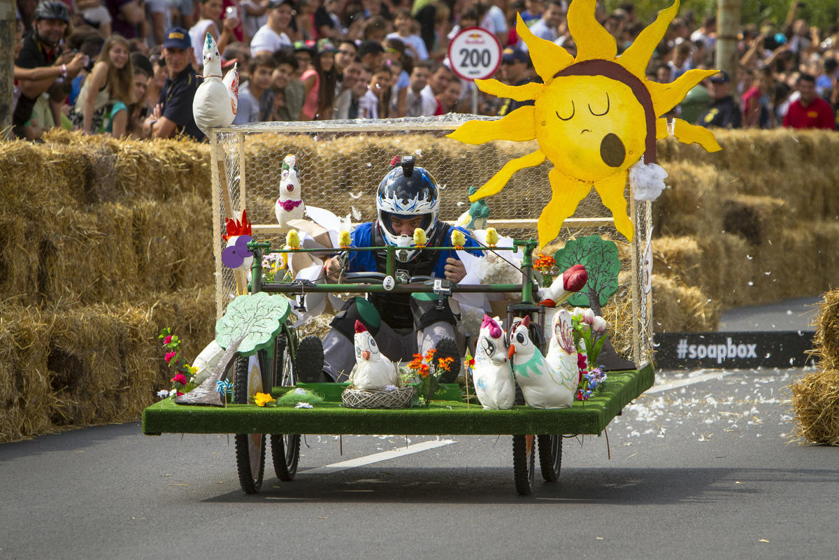 Гонки на драндулетах – фестиваль аварий и креативности из Бухареста в Баку (ФОТО)
