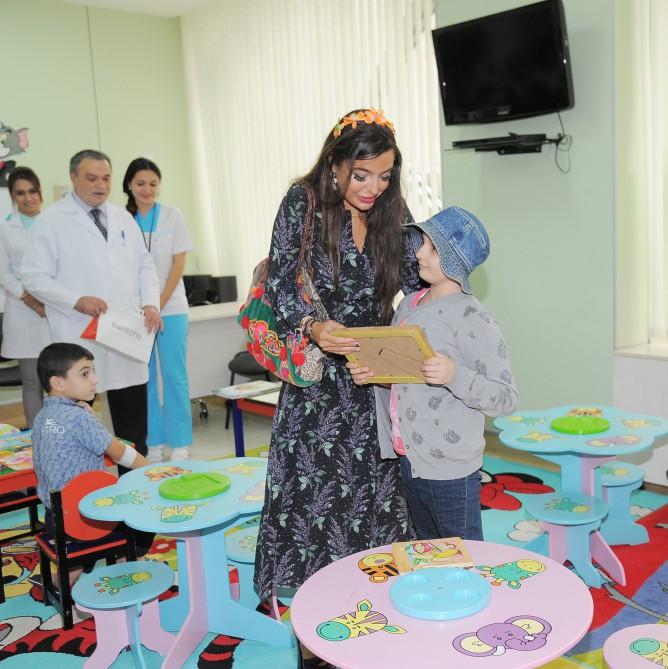 Вице-президент Фонда Гейдара Алиева Лейла Алиева побывала в Детской клинике Национального центра онкологии (ФОТО)
