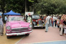 Бакинский уик-энд: ретро-автомобили, музыка, танцы (ФОТО)