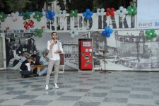 Бакинский уик-энд: ретро-автомобили, музыка, танцы (ФОТО)