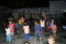 Бакинский уик-энд: ретро-автомобили, музыка, танцы (ФОТО)