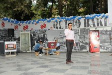 Бакинский уик-энд: ретро-автомобили, музыка, танцы (ФОТО)