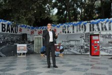 Бакинский уик-энд: ретро-автомобили, музыка, танцы (ФОТО)