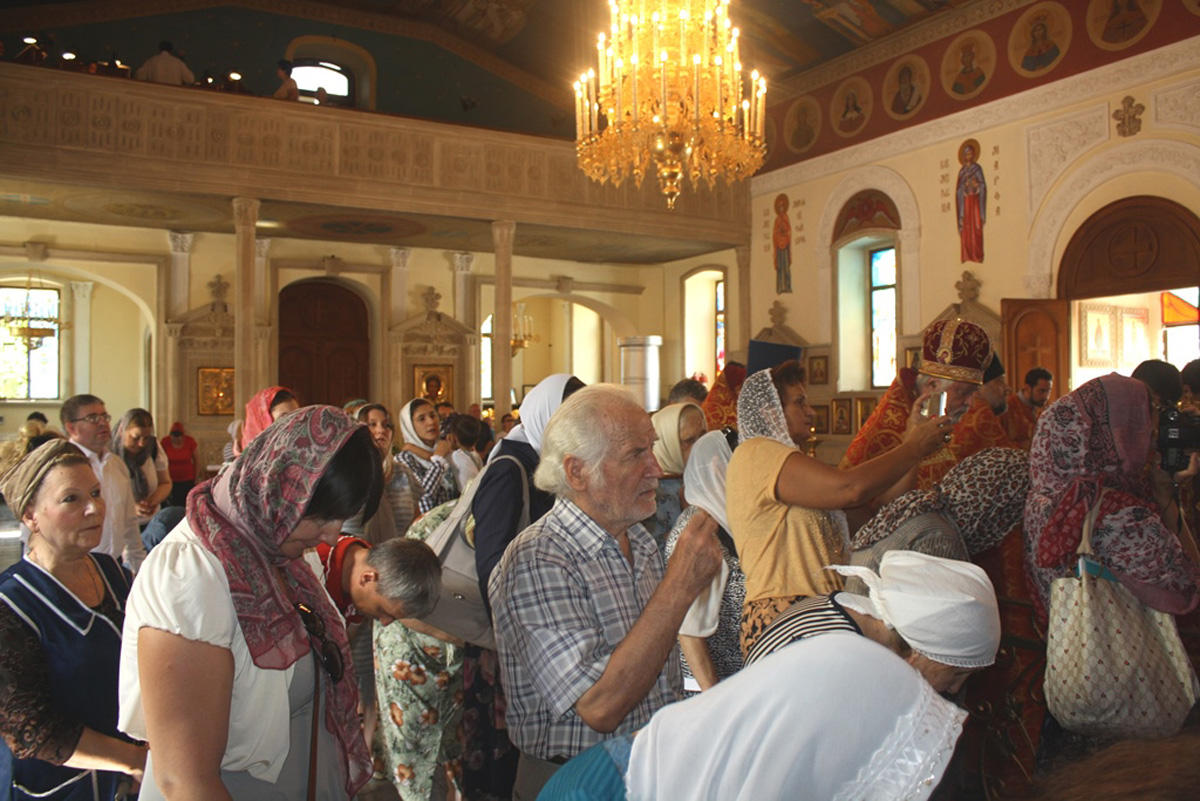 Архиепископу Бакинскому и Азербайджанскому вручен Почетный знак Россотрудничества  (ФОТО)