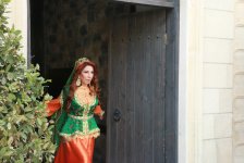 "Аршин мал алан" в необычном клипе  Фидан Гаджиевой и Алескера Алиева  (ФОТО)