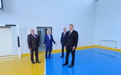 Президент Ильхам Алиев ознакомился с условиями, созданными в новом учебном корпусе средней школы в Баку (ФОТО)