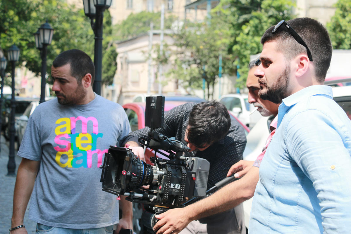 "Аршин мал алан" в необычном клипе  Фидан Гаджиевой и Алескера Алиева  (ФОТО)