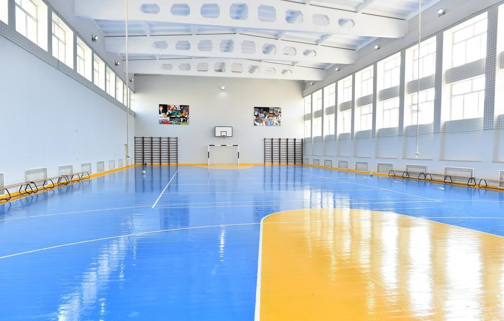 Президент Ильхам Алиев ознакомился с условиями, созданными в новом учебном корпусе средней школы в Баку (ФОТО)