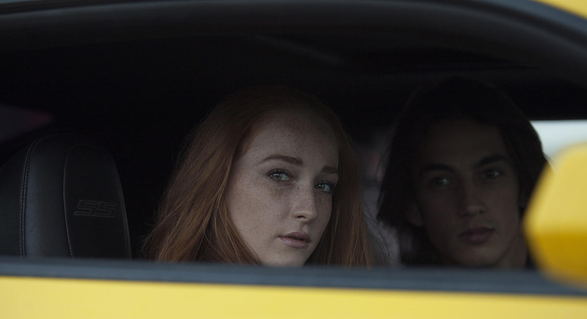 Желтый цвет осени в автомобиле – фотопроект актера Джорджа Гафарова и Кристины Столяренко