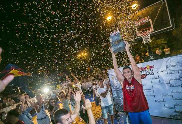 Амиль Гамзаев представит Азербайджан в мировом финале уличного баскетбольного турнира