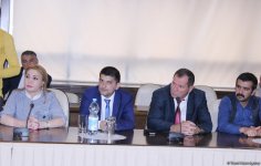 Мысли на берегу Каспия: Севиндж Тофигггызы презентовала клип "Жизнь прекрасна" (ВИДЕО, ФОТО)