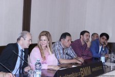 Мысли на берегу Каспия: Севиндж Тофигггызы презентовала клип "Жизнь прекрасна" (ВИДЕО, ФОТО)