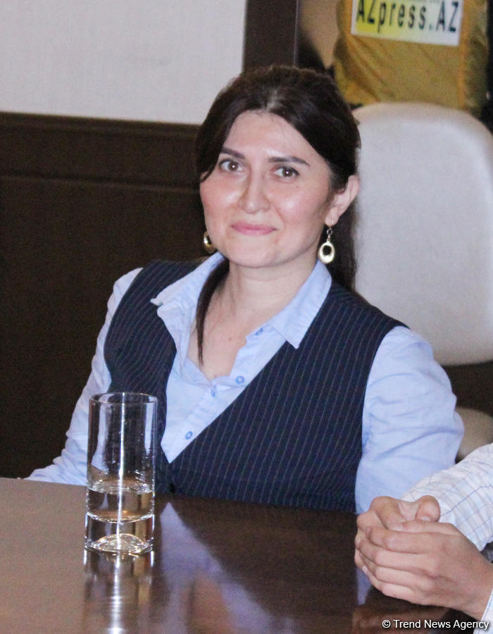 Мысли на берегу Каспия: Севиндж Тофигггызы презентовала клип "Жизнь прекрасна" (ВИДЕО, ФОТО)