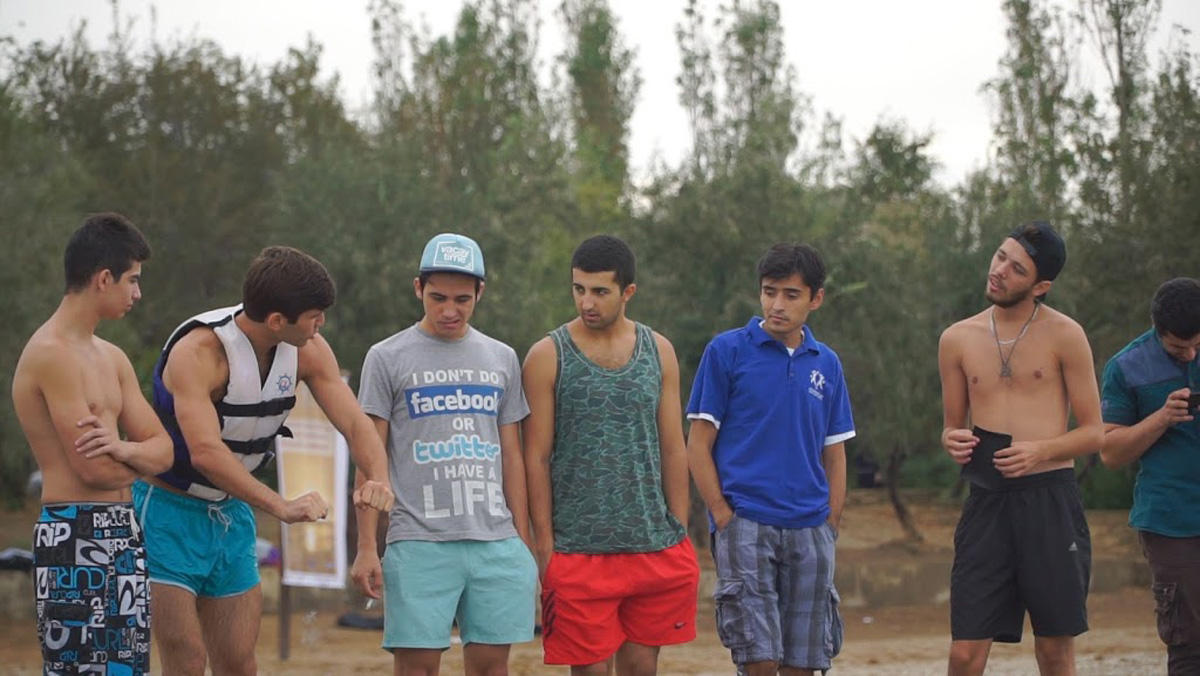 Такого в Азербайджане еще не было! Как парить на воде при помощи мускул и крыльев (ФОТО)