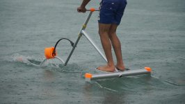 Такого в Азербайджане еще не было! Как парить на воде при помощи мускул и крыльев (ФОТО)