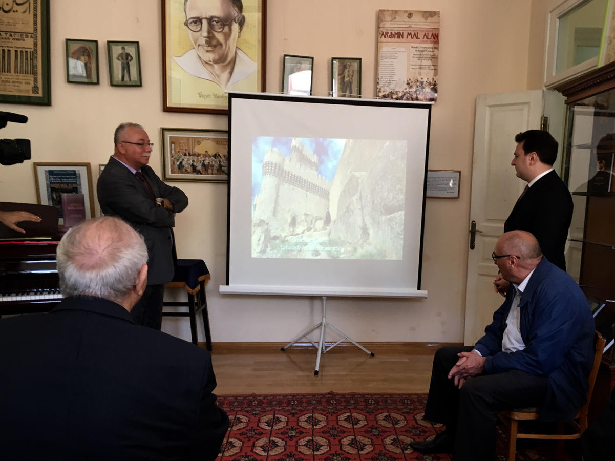 Герой народного азербайджанского эпоса в 3D формате (ФОТО)