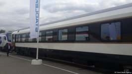 Презентован пассажирский вагон для  железной дороги Баку-Тбилиси-Карс (ФОТО)