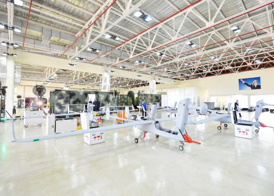 Президент Азербайджана Ильхам Алиев принял участие в презентации беспилотника “Zərbə” (ФОТО)