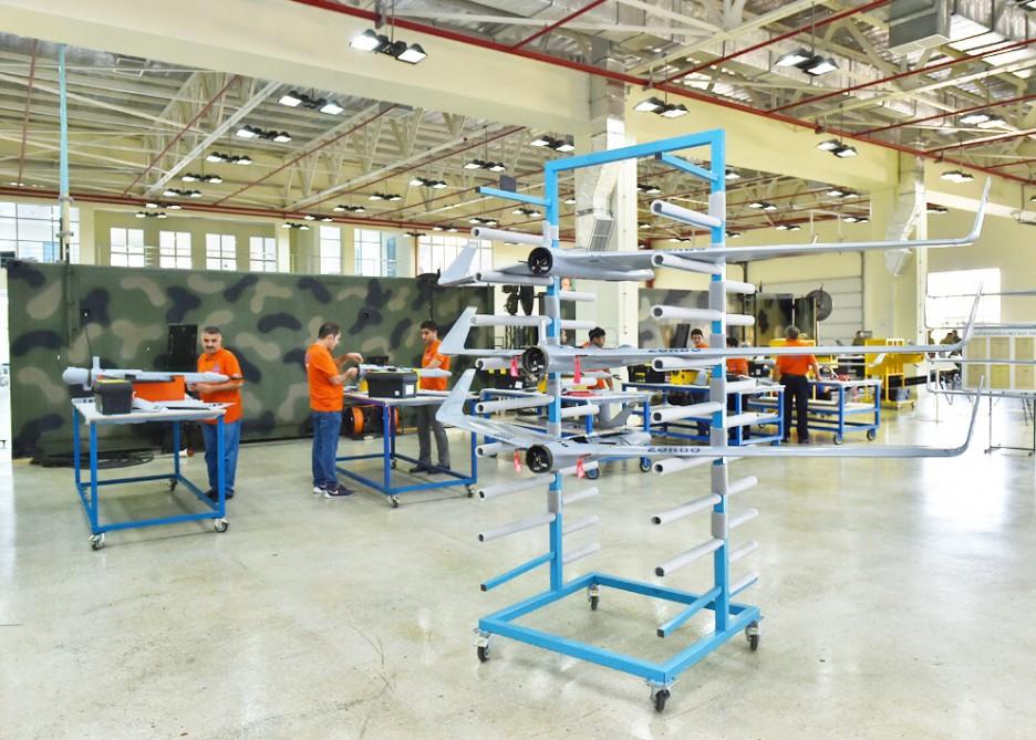 Президент Азербайджана Ильхам Алиев принял участие в презентации беспилотника “Zərbə” (ФОТО)