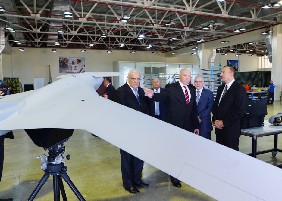 Президент Азербайджана Ильхам Алиев принял участие в презентации беспилотника “Zərbə” (ФОТО)