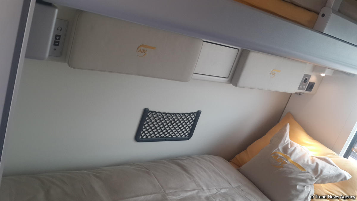 Презентован пассажирский вагон для  железной дороги Баку-Тбилиси-Карс (ФОТО)