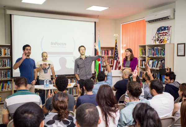 Музыкальный бизнес в Азербайджане – советы американских звезд (ФОТО)