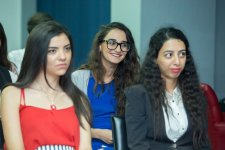 В Азербайджане стартовал проект "Клуб интересов и юридического просвещения молодых журналистов" (ФОТО)